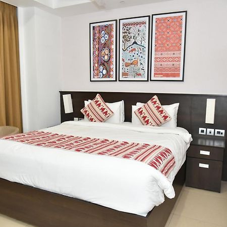 Ramada Encore By Wyndham Statue Of Unity Kevadia Exterior photo