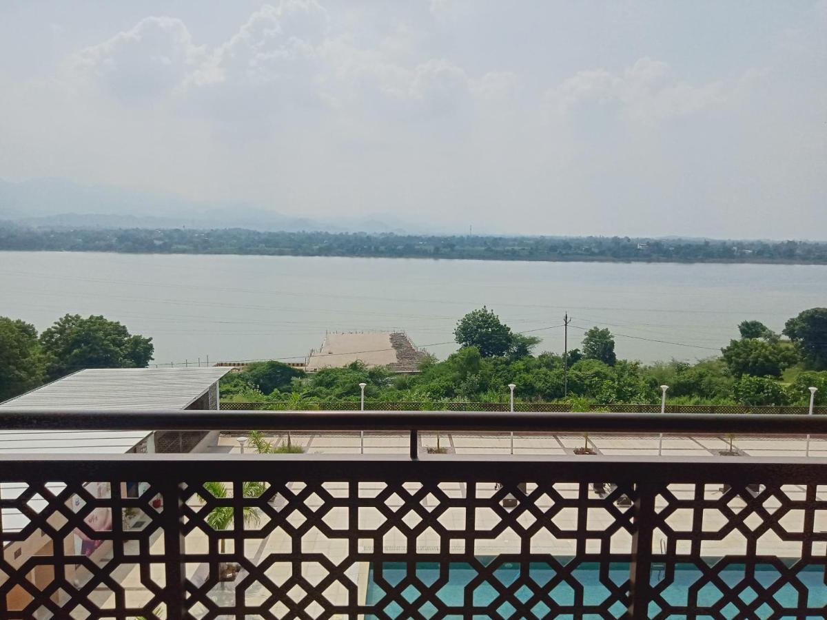 Ramada Encore By Wyndham Statue Of Unity Kevadia Exterior photo