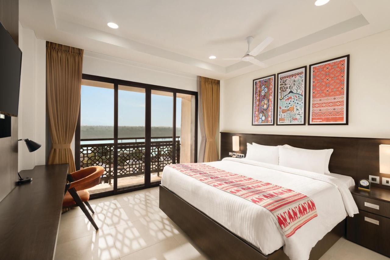 Ramada Encore By Wyndham Statue Of Unity Kevadia Exterior photo