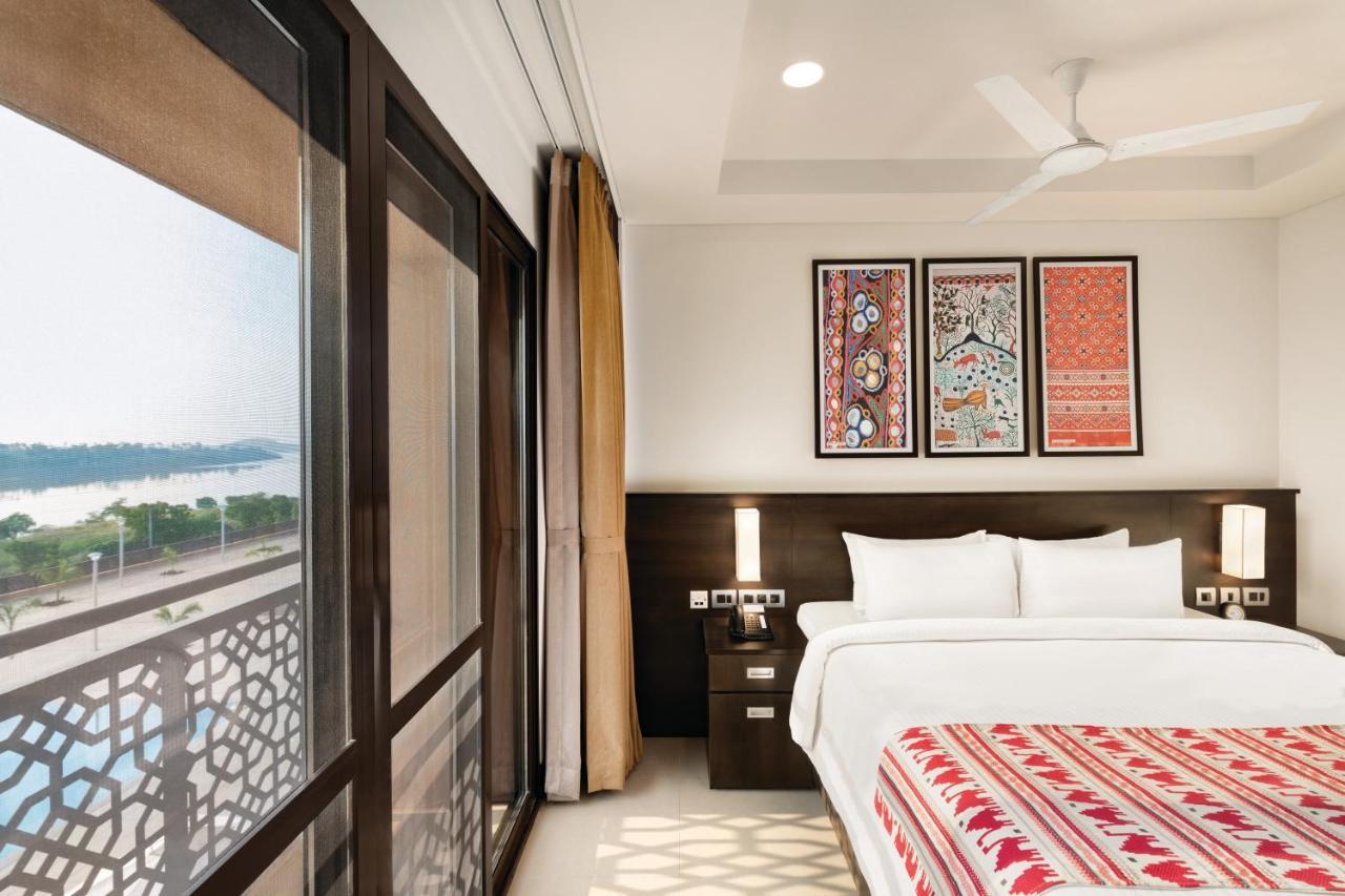 Ramada Encore By Wyndham Statue Of Unity Kevadia Exterior photo