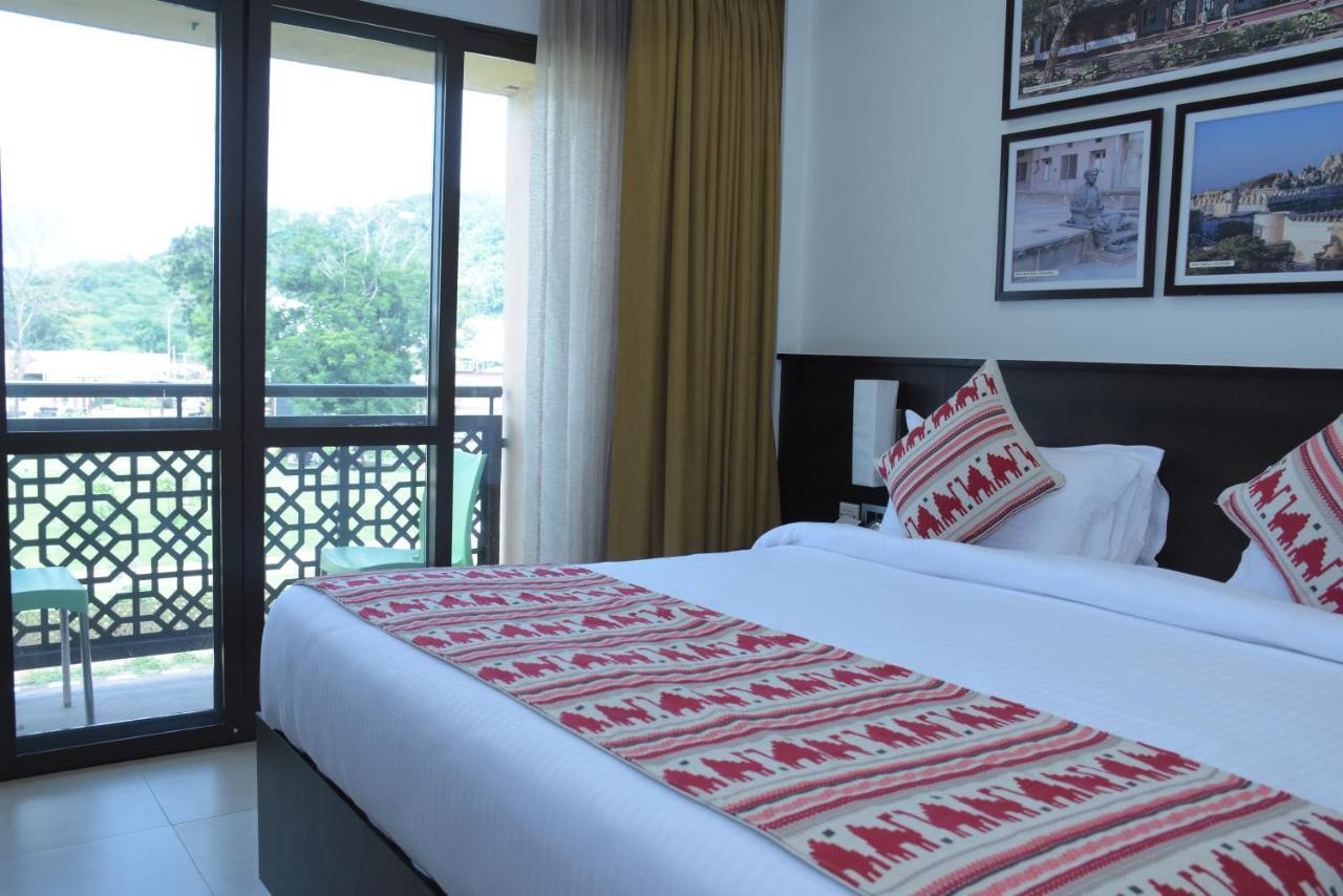 Ramada Encore By Wyndham Statue Of Unity Kevadia Exterior photo